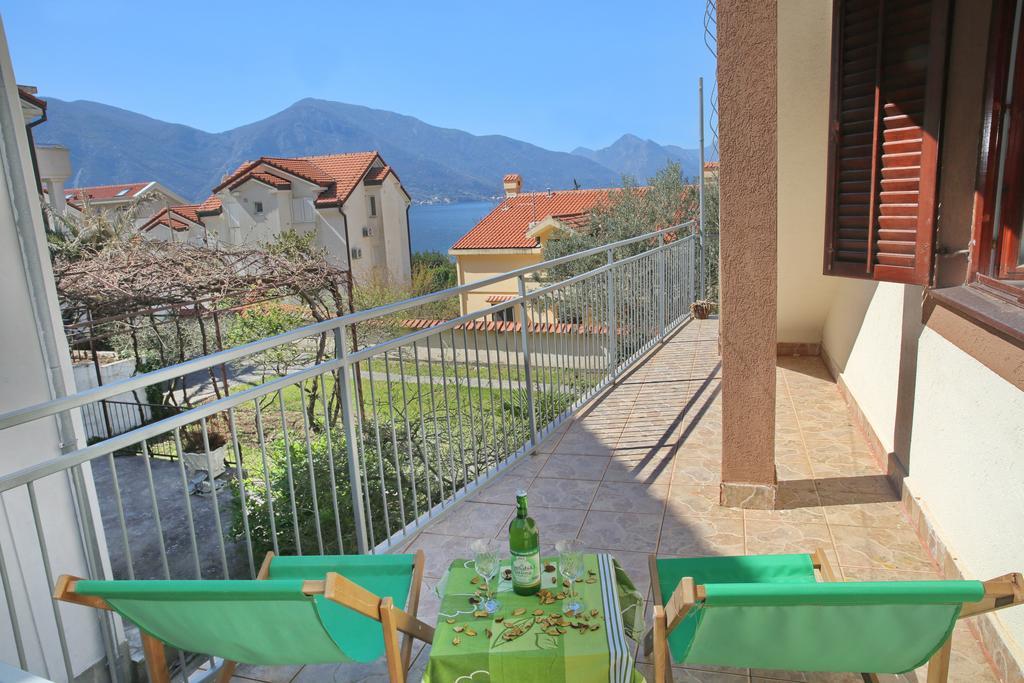 Alex Guesthouse Kotor Extérieur photo