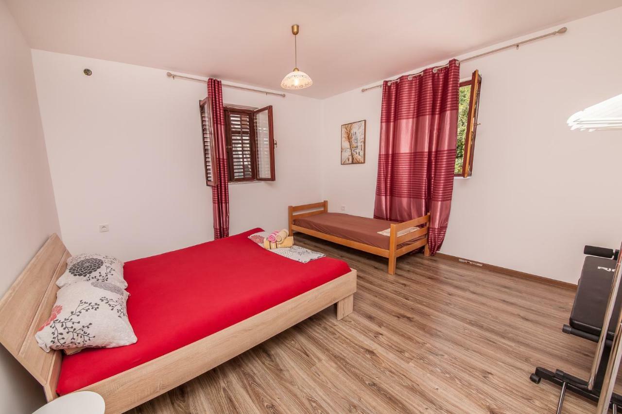 Alex Guesthouse Kotor Extérieur photo